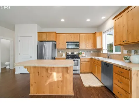 6434 SW Onassis Place Beaverton OR 97007