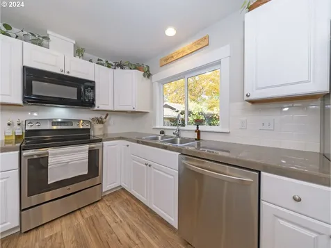 739 NW Garibaldi Street Hillsboro OR 97124