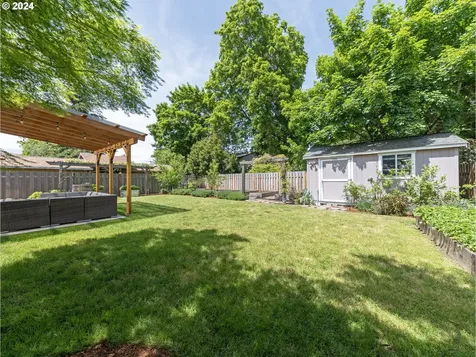 739 NW Garibaldi Street Hillsboro OR 97124