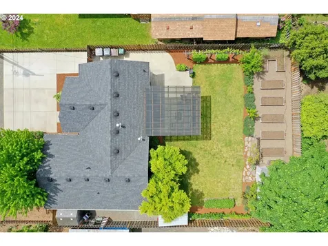 739 NW Garibaldi Street Hillsboro OR 97124