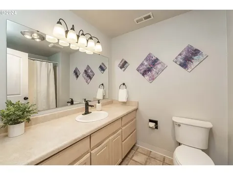 8905 NE 102nd Street Vancouver WA 98662