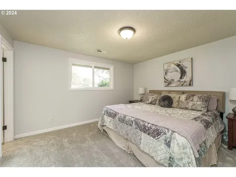 8905 NE 102nd Street Vancouver WA 98662