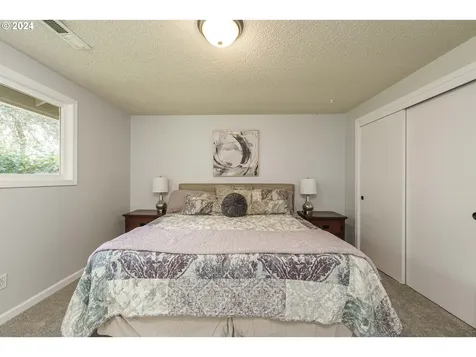 8905 NE 102nd Street Vancouver WA 98662
