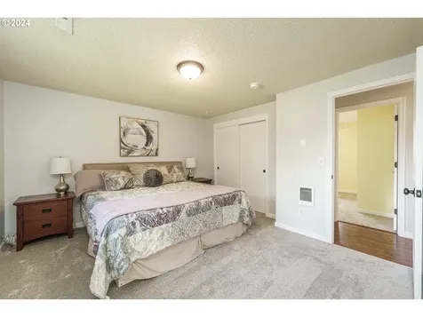 8905 NE 102nd Street Vancouver WA 98662