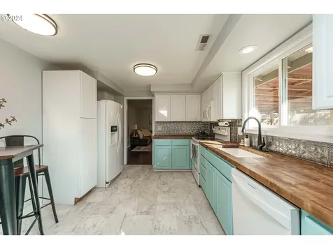 8905 NE 102nd Street Vancouver WA 98662