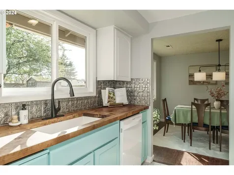 8905 NE 102nd Street Vancouver WA 98662