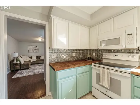 8905 NE 102nd Street Vancouver WA 98662