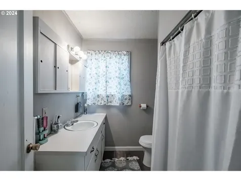 1248 1st Avenue Sweet Home OR 97386
