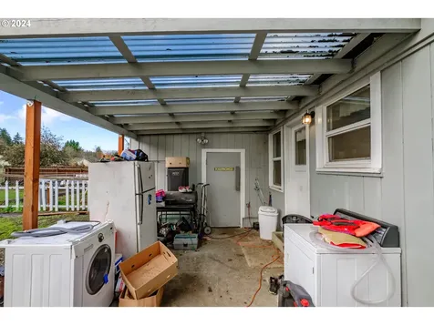 1248 1st Avenue Sweet Home OR 97386