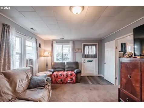 1248 1st Avenue Sweet Home OR 97386