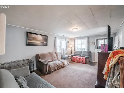 1248 1st Avenue Sweet Home OR 97386