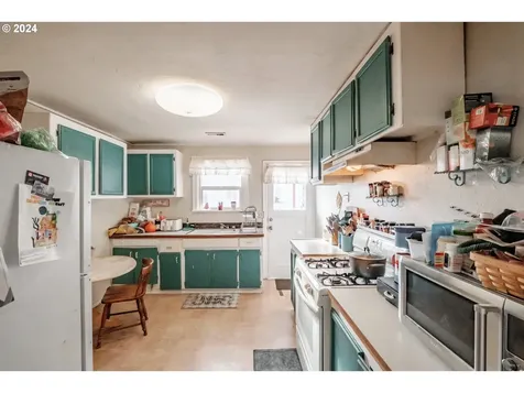 1248 1st Avenue Sweet Home OR 97386
