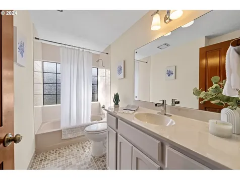 1331 S Columbia Street Seaside OR 97138