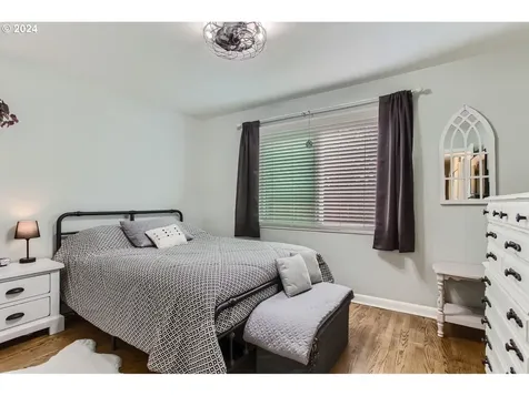 225 W Fairfield Street Gladstone OR 97027