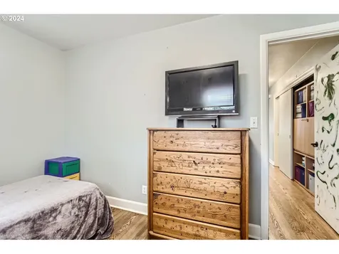 225 W Fairfield Street Gladstone OR 97027