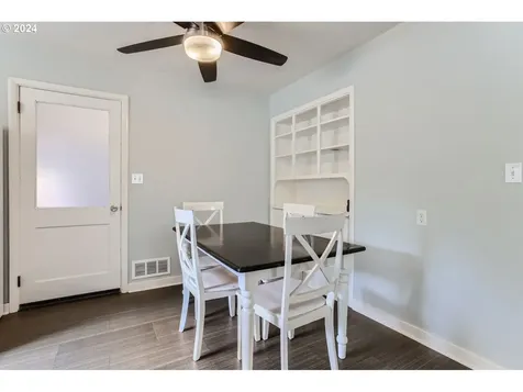 225 W Fairfield Street Gladstone OR 97027