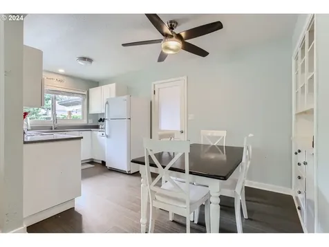 225 W Fairfield Street Gladstone OR 97027