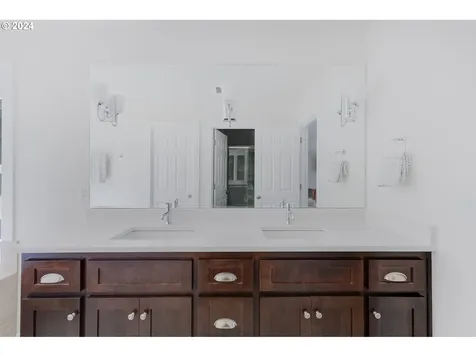 2545 Green Mountain Road Kalama WA 98625
