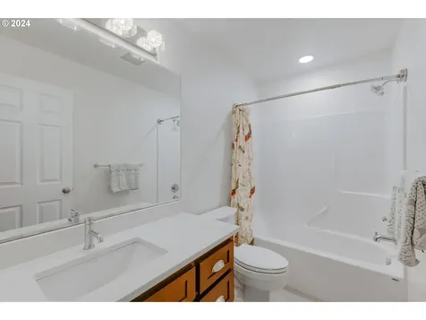2545 Green Mountain Road Kalama WA 98625