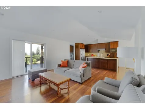 2545 Green Mountain Road Kalama WA 98625