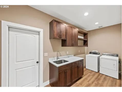 861 Masters Court Reedsport OR 97467
