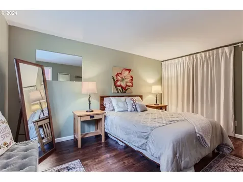 9423 Ne Schuyler Street Portland OR 97220