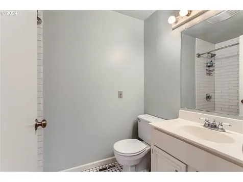9423 Ne Schuyler Street Portland OR 97220