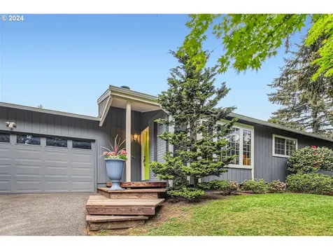9423 Ne Schuyler Street Portland OR 97220