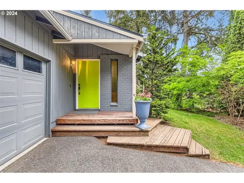 9423 Ne Schuyler Street Portland OR 97220