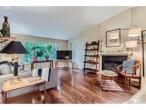 9423 Ne Schuyler Street Portland OR 97220