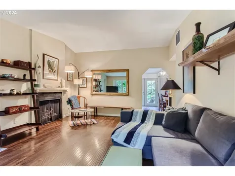9423 Ne Schuyler Street Portland OR 97220
