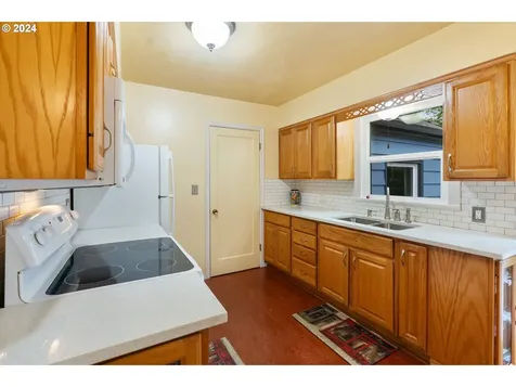 9405 N Portsmouth Avenue Portland OR 97203