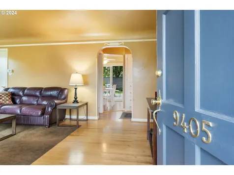 9405 N Portsmouth Avenue Portland OR 97203