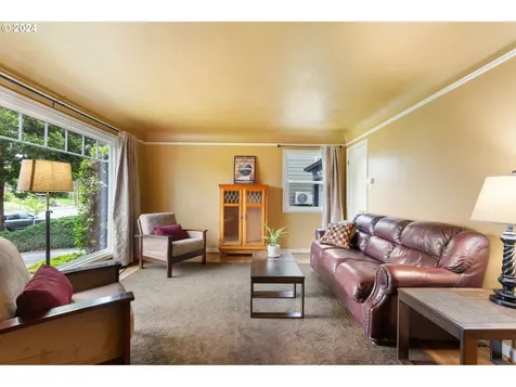 9405 N Portsmouth Avenue Portland OR 97203