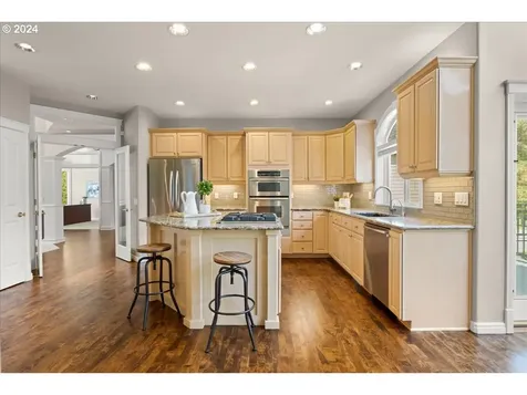 14259 Nw Lakeshore Court Portland OR 97229