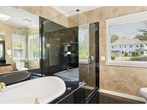 14259 Nw Lakeshore Court Portland OR 97229
