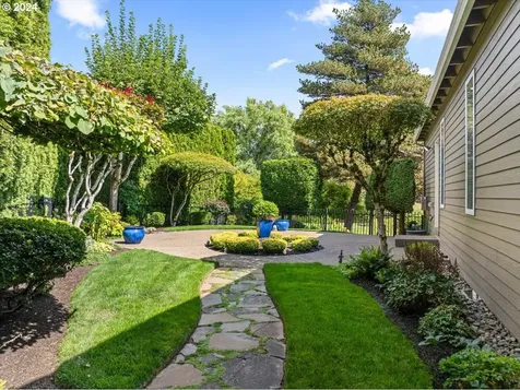 14259 Nw Lakeshore Court Portland OR 97229
