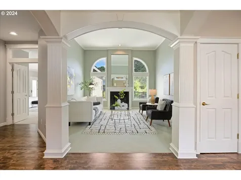 14259 Nw Lakeshore Court Portland OR 97229