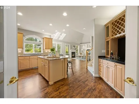 14259 Nw Lakeshore Court Portland OR 97229