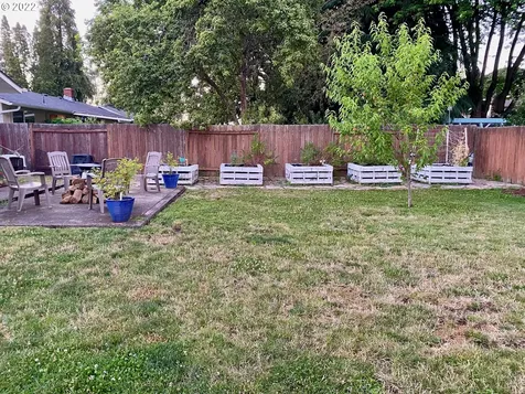 2591 Donegal Street Eugene OR 97404