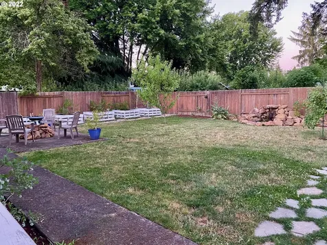 2591 Donegal Street Eugene OR 97404