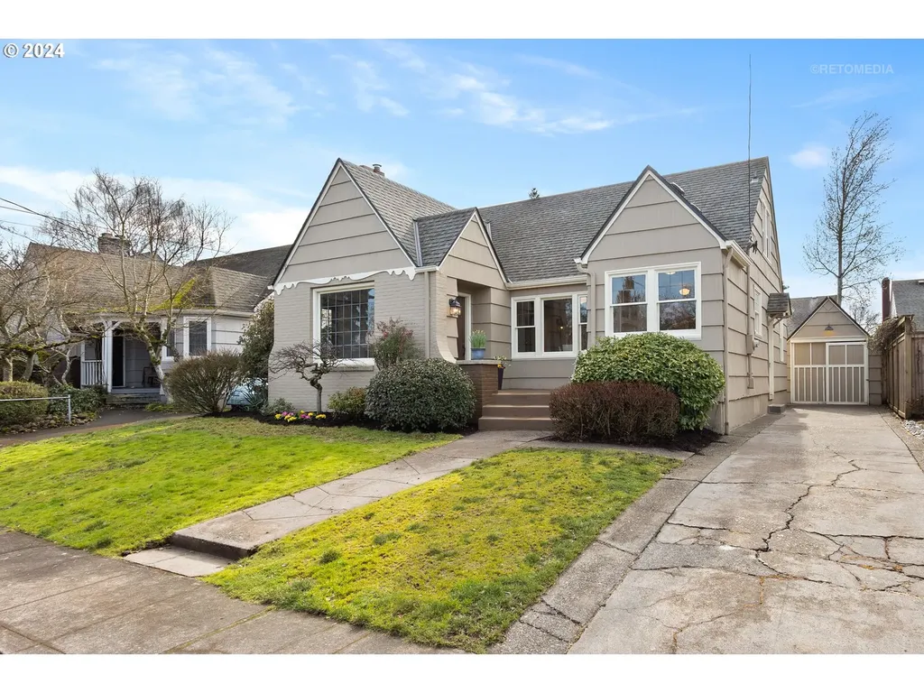 2034 Ne Crane Street Portland OR 97211