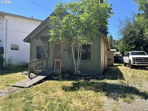629 N 10th Street Cottage Grove OR 97424