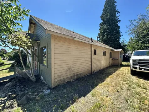 629 N 10th Street Cottage Grove OR 97424