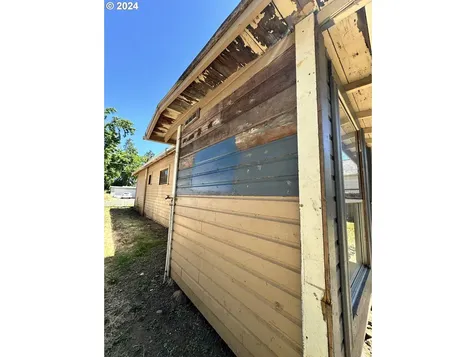 629 N 10th Street Cottage Grove OR 97424