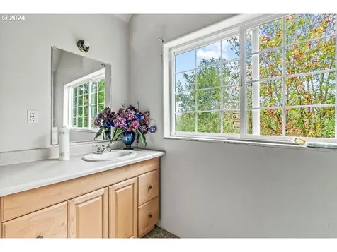 220 Holcomb Spur Road Kelso WA 98626