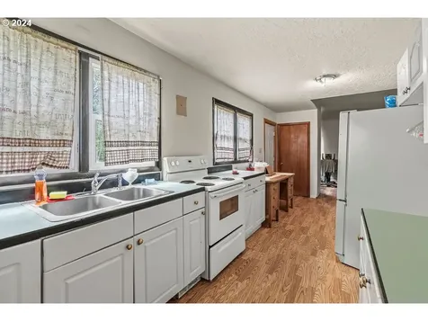 220 Holcomb Spur Road Kelso WA 98626