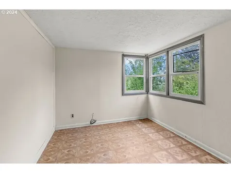 220 Holcomb Spur Road Kelso WA 98626