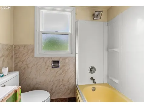 220 Holcomb Spur Road Kelso WA 98626