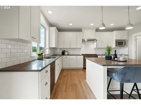 6779 SW Orchid Street Portland OR 97223